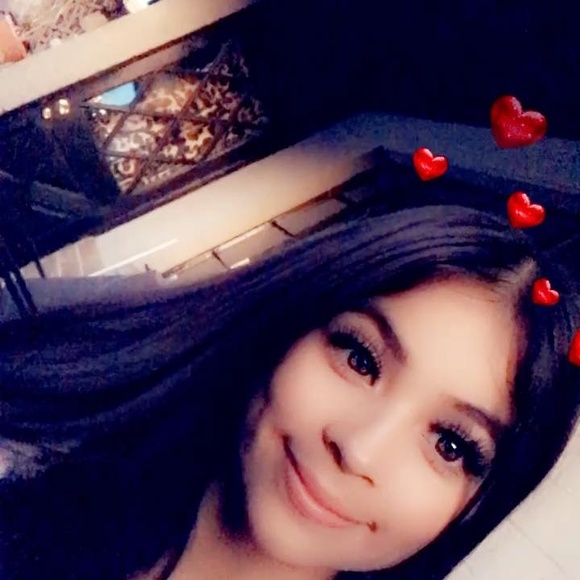 Meet your Posher, Jennifer - Picture 1 of 1